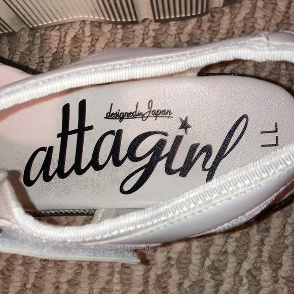 ATTAGIRL sz 7.5 Super cool Velcro platform black and white sandals - Picture 3 of 4